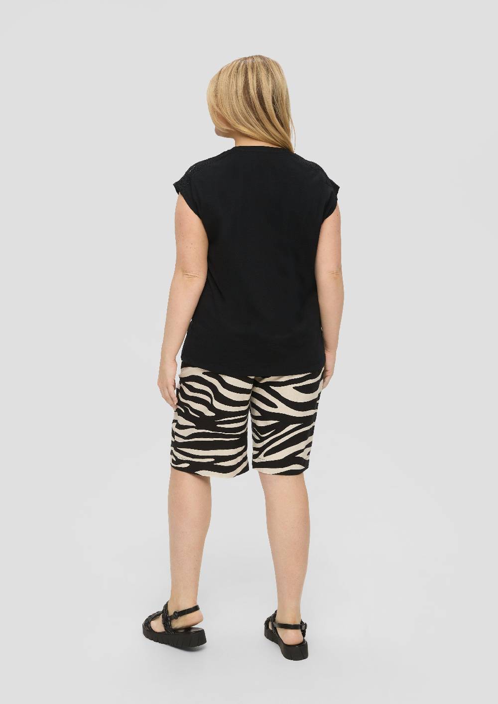 S.Oliver Baumwoll-Shirt Mit überschnittenen Schultern Und Häkeleinsatz