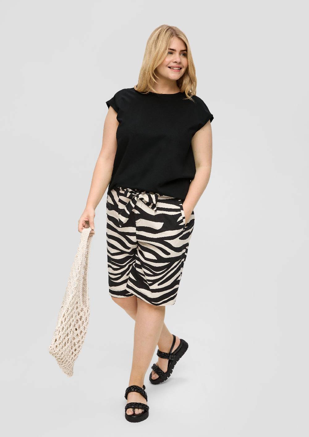 S.Oliver Baumwoll-Shirt Mit überschnittenen Schultern Und Häkeleinsatz