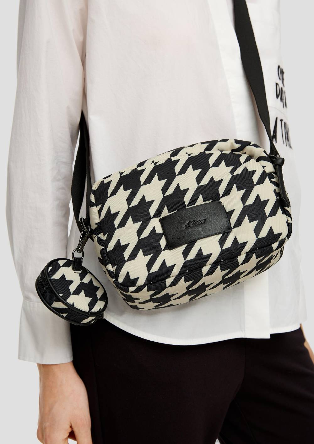 S.Oliver Crossbody Bag Mit Hahnentritt-Muster