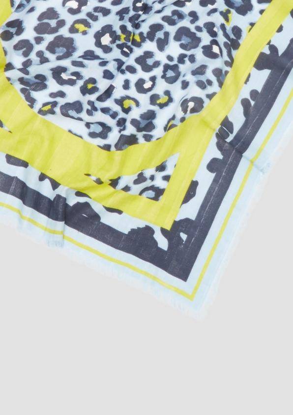 s.Oliver Gemusterter Schal aus Viskosemix