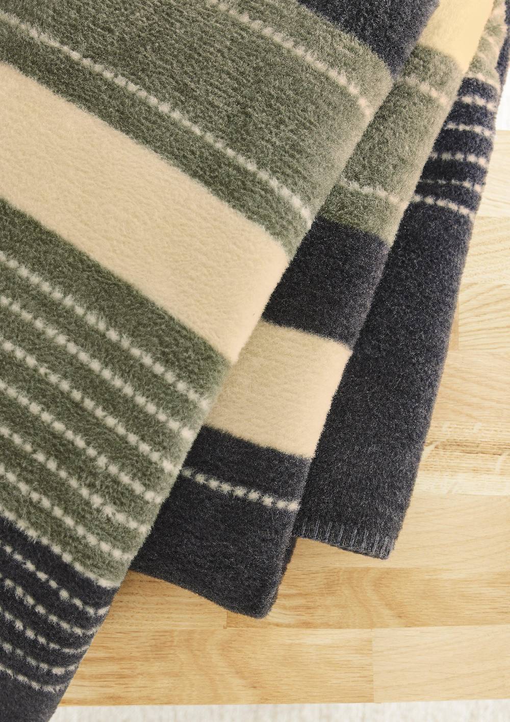 S.Oliver Gestreifte Decke Aus Baumwollmix