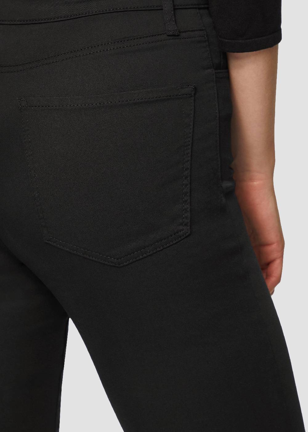 S.Oliver Jeans / High Rise / Flared Leg / Bügelfalten