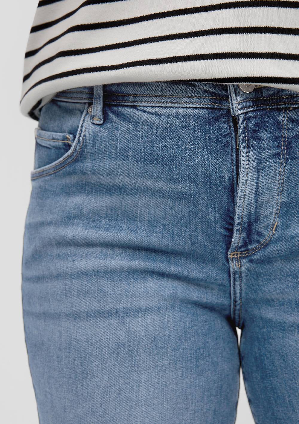 S.Oliver Jeans / Mid Rise / Straight Leg