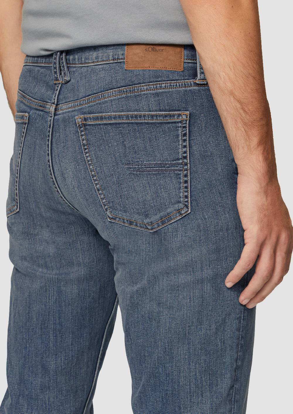 S.Oliver Jeans / Straight Leg / Regular / Mid Rise