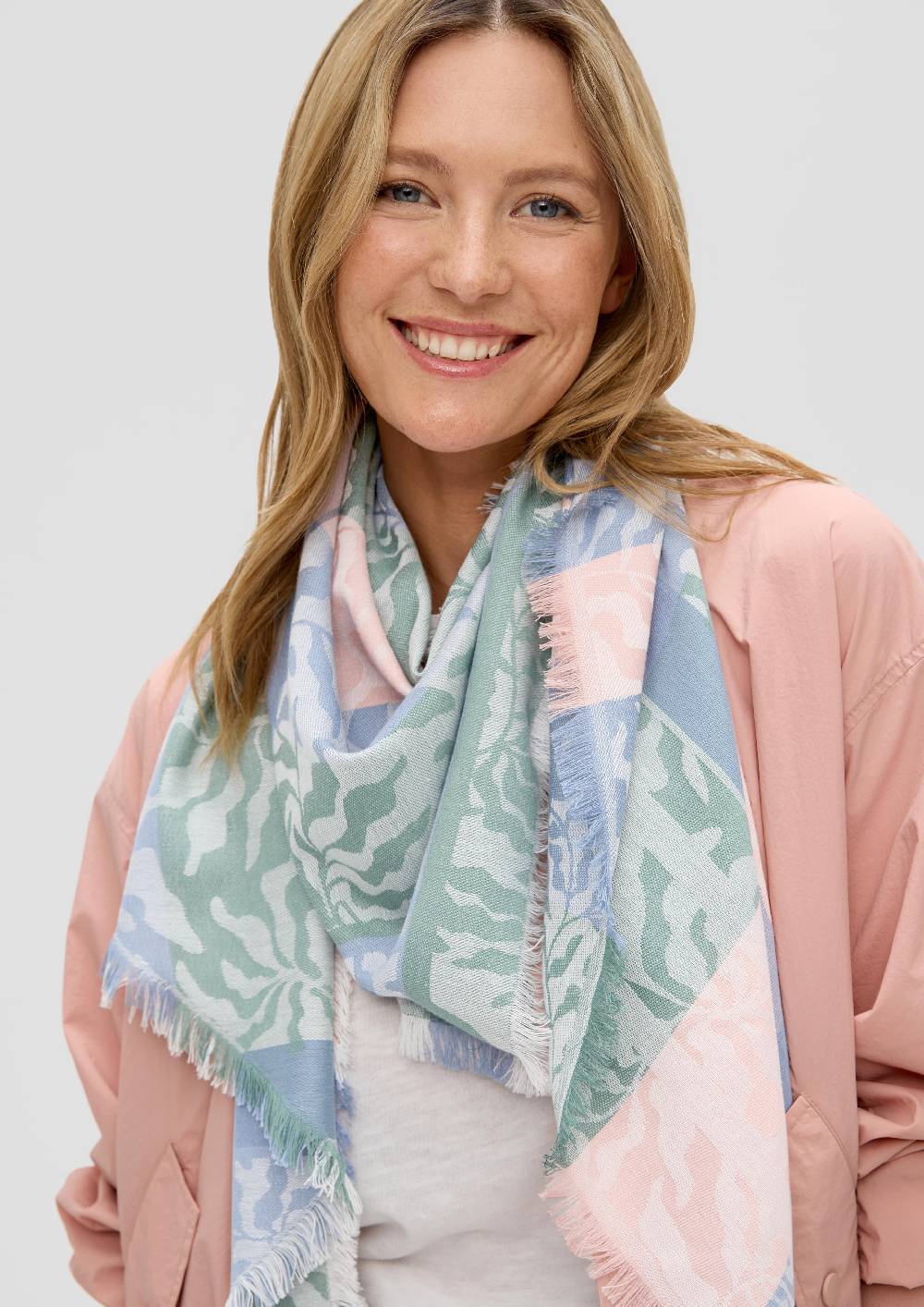 S.Oliver Leichter Schal Mit All-over-Muster