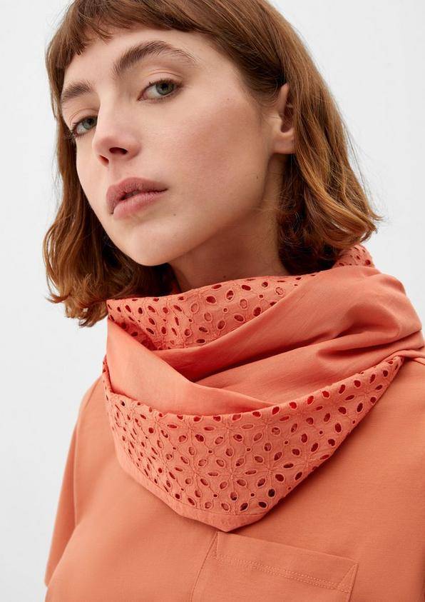 s.Oliver Loop-Schal mit Lochstickerei