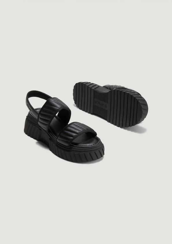 s.Oliver Sandalen mit Steppung