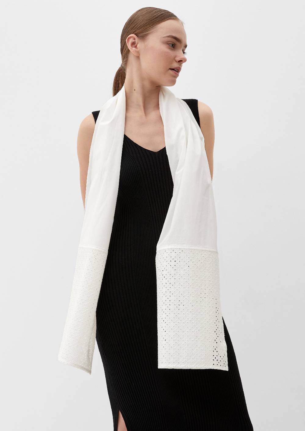 S.Oliver Schal Mit Lochstickerei