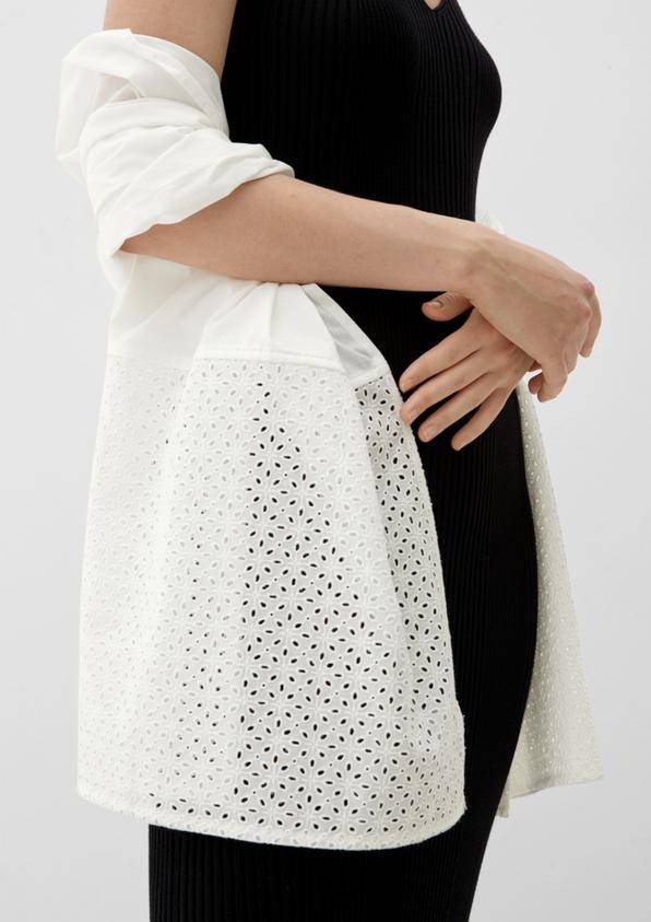 s.Oliver Schal mit Lochstickerei