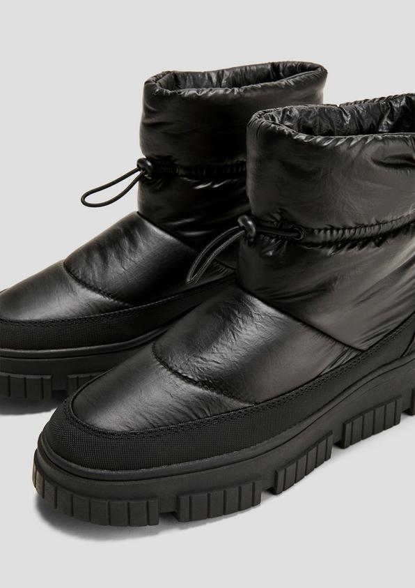 s.Oliver Schneeboots in glänzender Optik