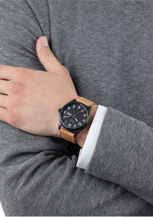 s.Oliver Schwarze Edelstahluhr mit Lederarmband