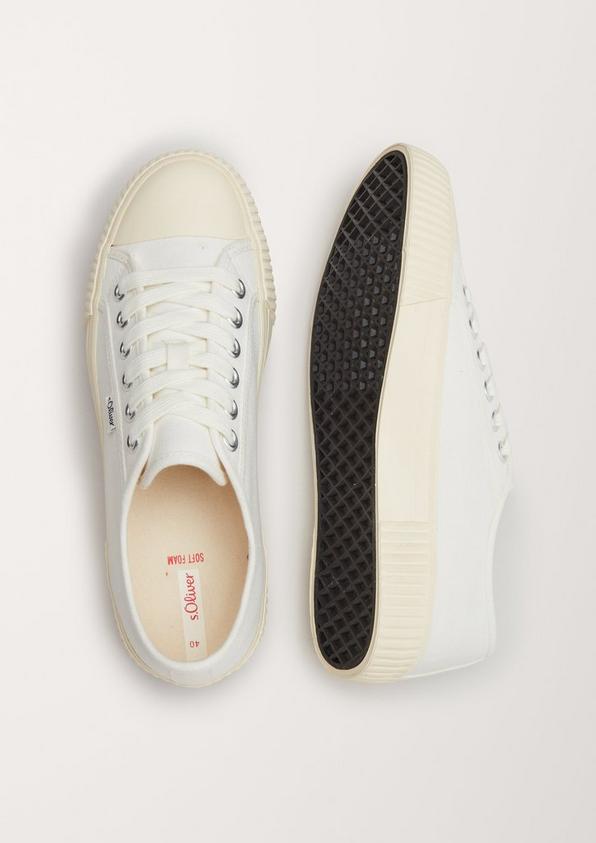 s.Oliver Sneaker aus Canvas
