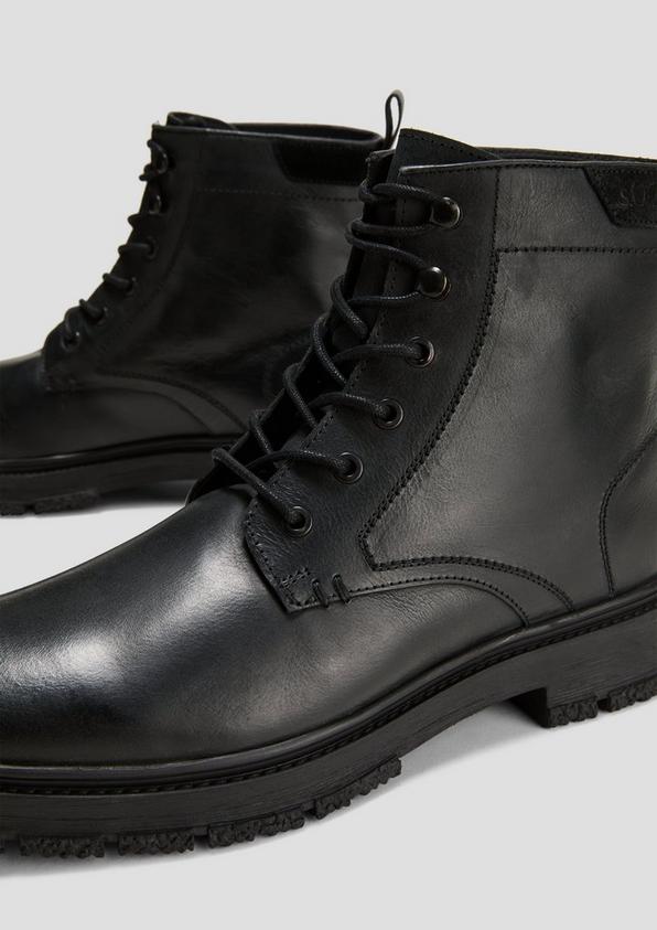 s.Oliver Stiefel aus Leder