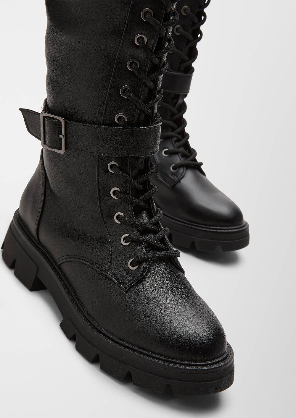 S.Oliver Stiefel Mit Dornschließen