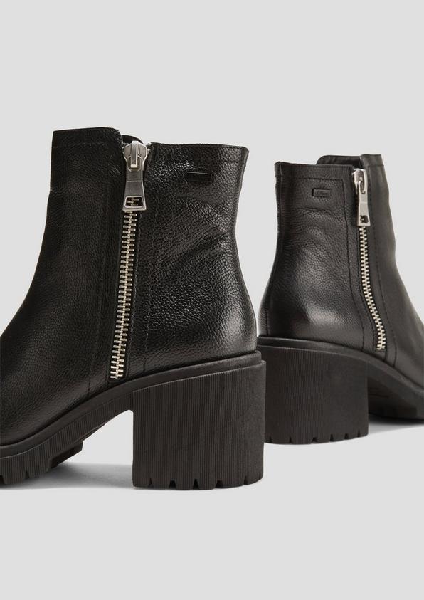 s.Oliver Stiefelette aus Echtleder