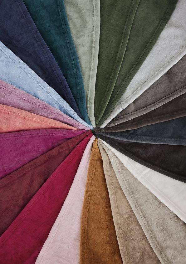 s.Oliver Weiche Decke mit Logo-Detail