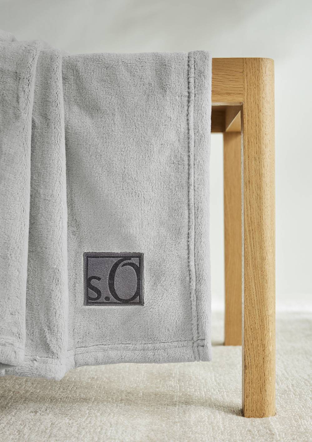 S.Oliver Weiche Decke Mit Logo-Detail