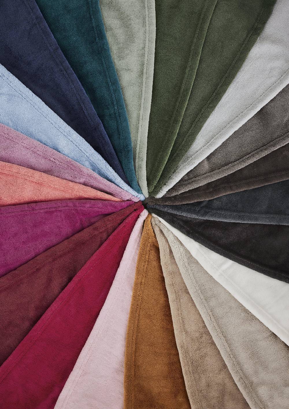 S.Oliver Weiche Decke Mit Logo-Detail