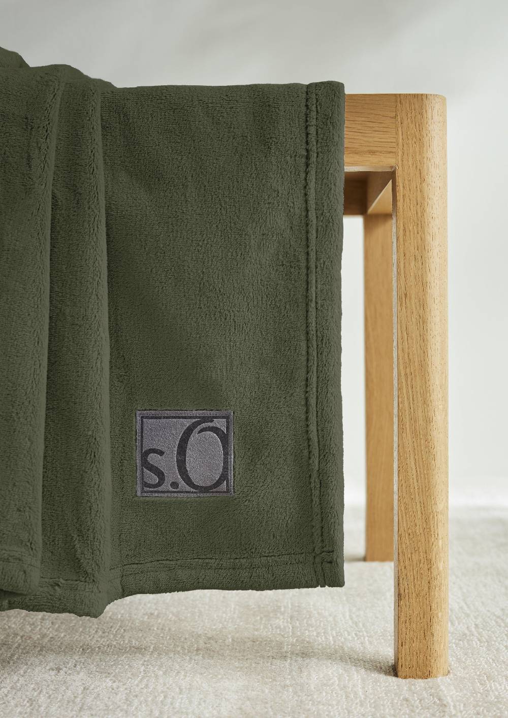 S.Oliver Weiche Decke Mit Logo-Detail