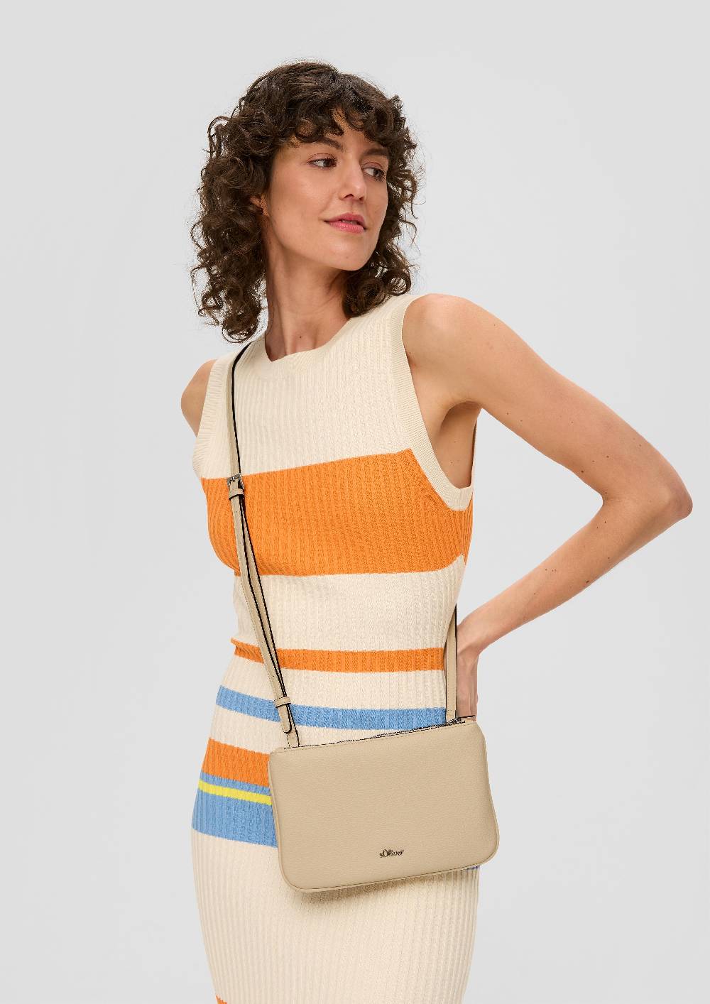 S.Oliver Schultertasche In Leder-Optik Mit Reißverschluss