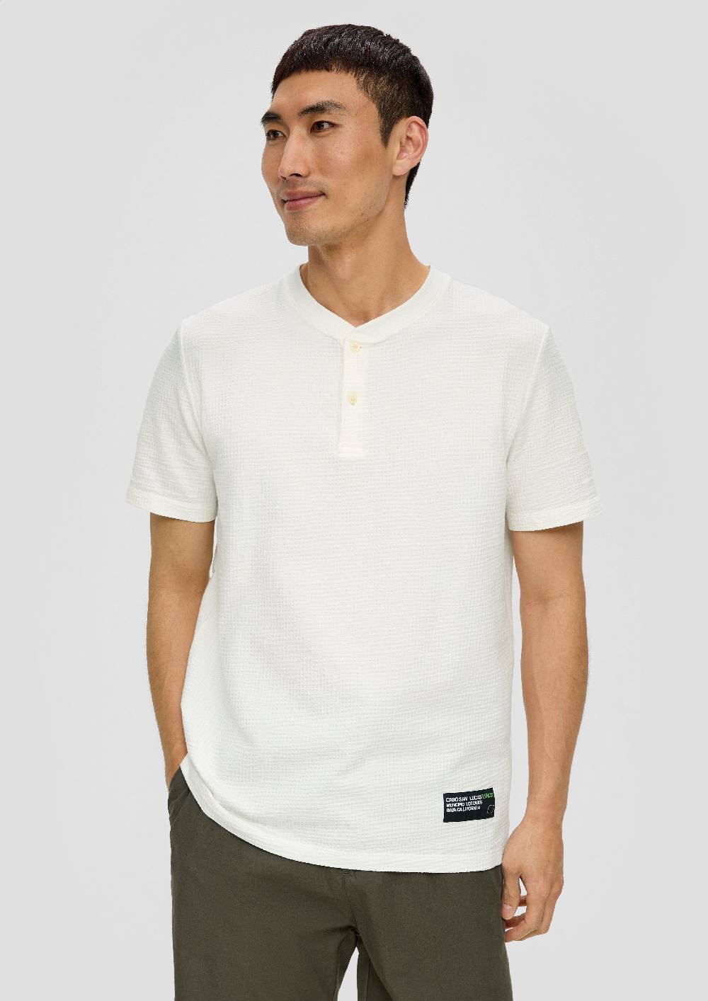 S.Oliver T-Shirt Mit Henley-Ausschnitt Und Applikation