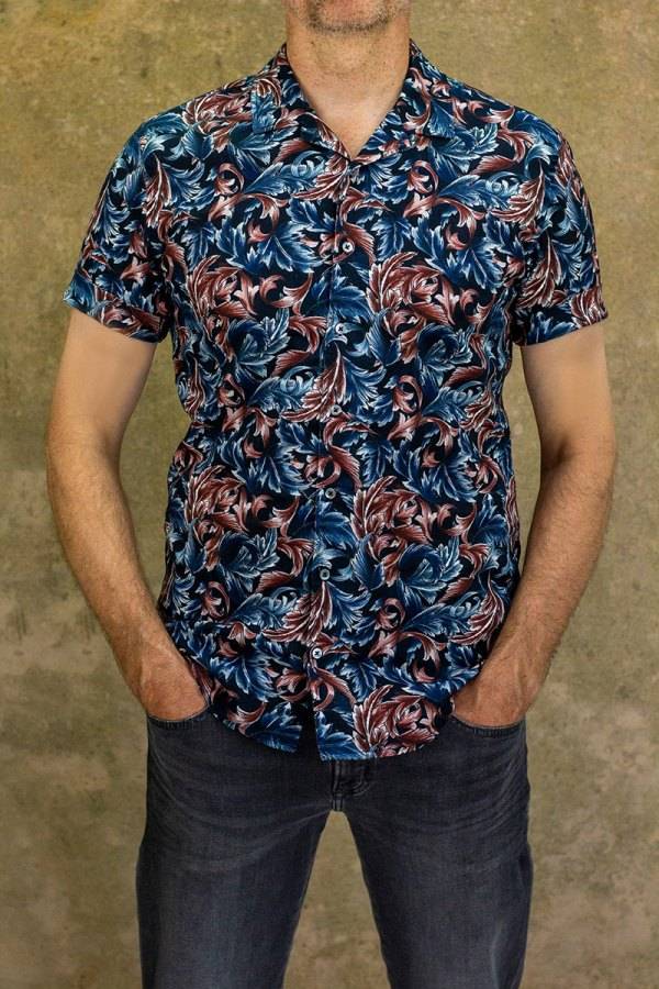 Q1 Manufaktur OLLY Slim Relaxed verkürzte Hemdlänge