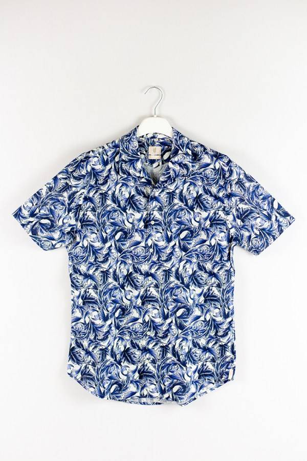 Q1 Manufaktur OLLY Slim Relaxed verkürzte Hemdlänge