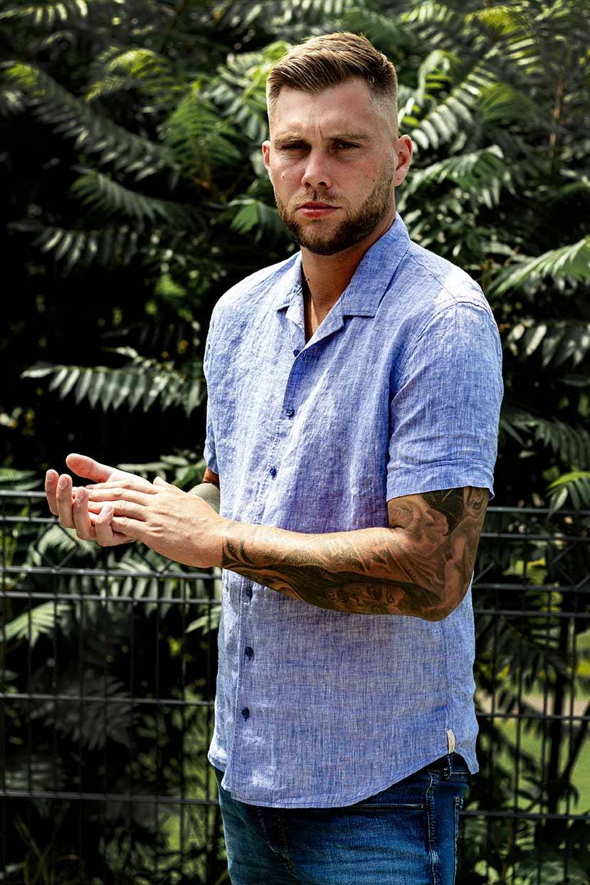 Q1 Manufaktur OLLY Slim Relaxed verkürzte Hemdlänge