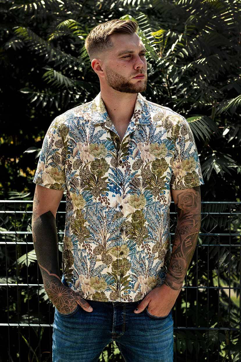 Q1 Manufaktur OLLY Slim Relaxed verkürzte Hemdlänge