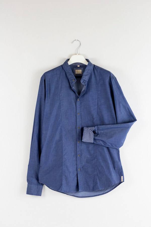 Q1 Manufaktur SANDRO verkürzte Hemdlänge