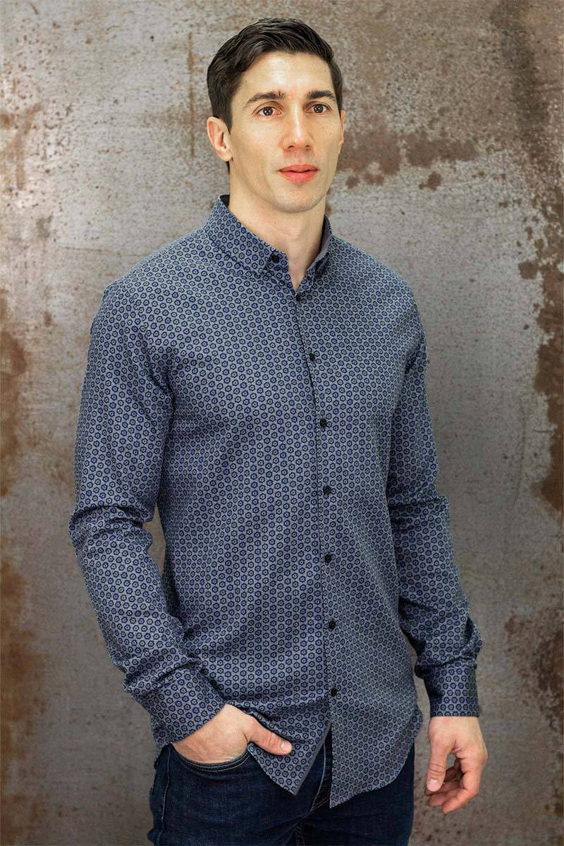 Q1 Manufaktur SANDRO verkürzte Hemdlänge