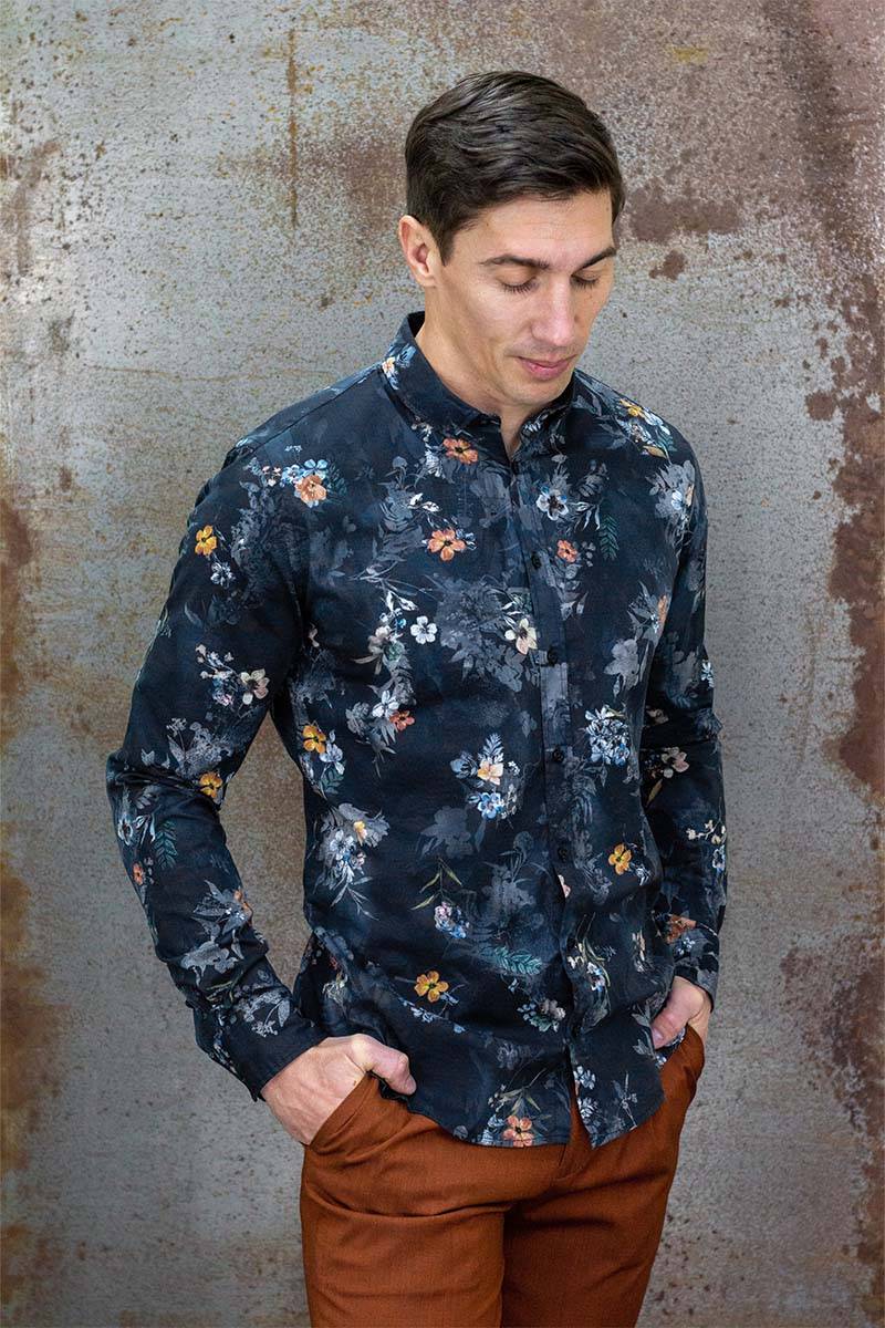 Q1 Manufaktur SANDRO verkürzte Hemdlänge