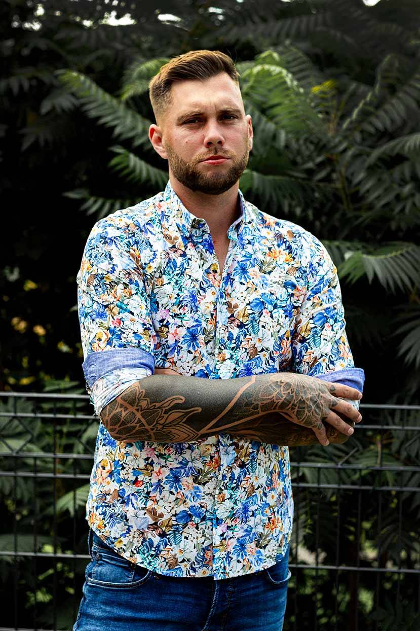 Q1 Manufaktur SANDRO verkürzte Hemdlänge