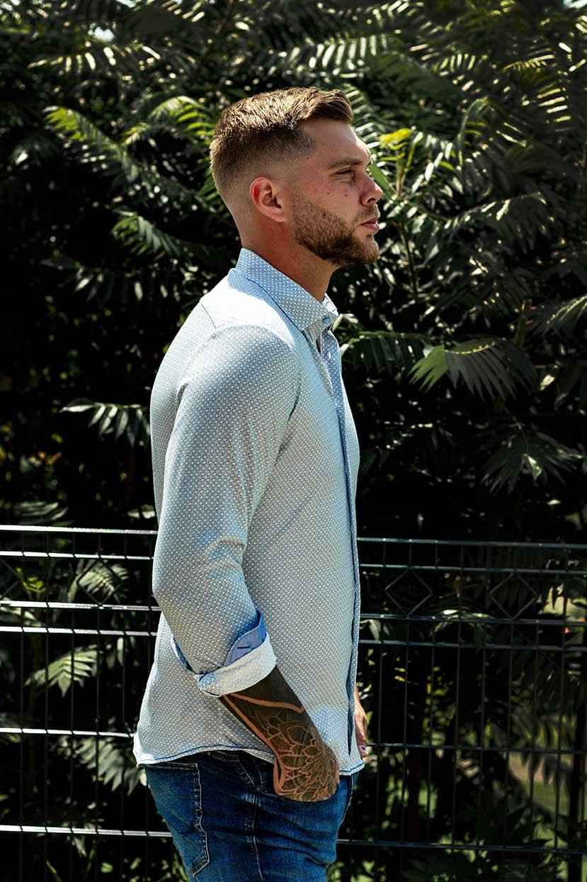 Q1 Manufaktur SANDRO verkürzte Hemdlänge