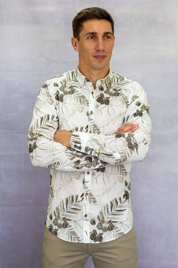 Q1 Manufaktur SANDRO verkürzte Hemdlänge