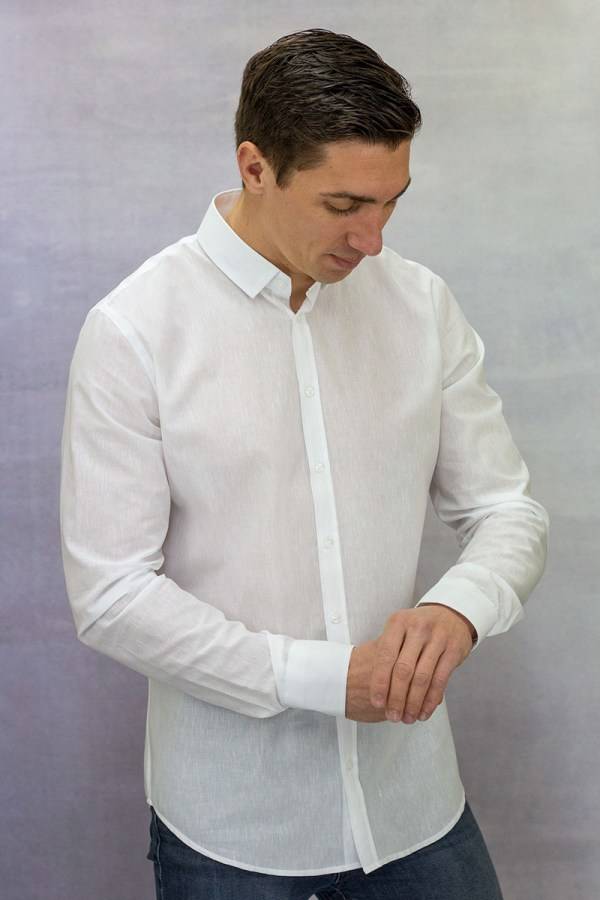 Q1 Manufaktur SANDRO verkürzte Hemdlänge