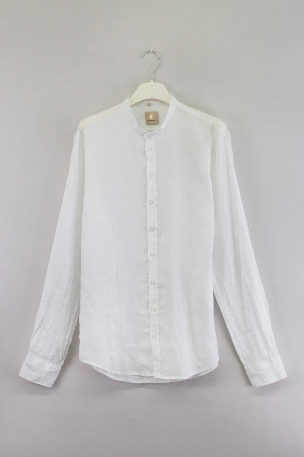 Q1 Manufaktur RENE-Stehkragen Slim Relaxed verkürzte Hemdlänge