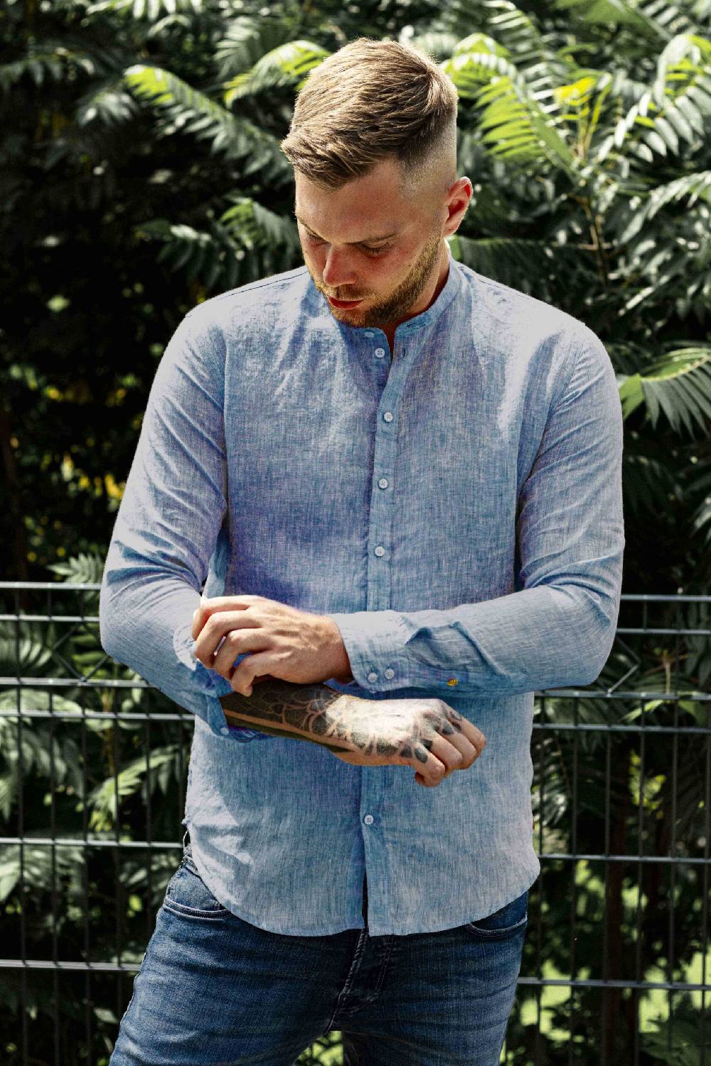 Q1 Manufaktur RENE-Stehkragen Slim Relaxed verkürzte Hemdlänge