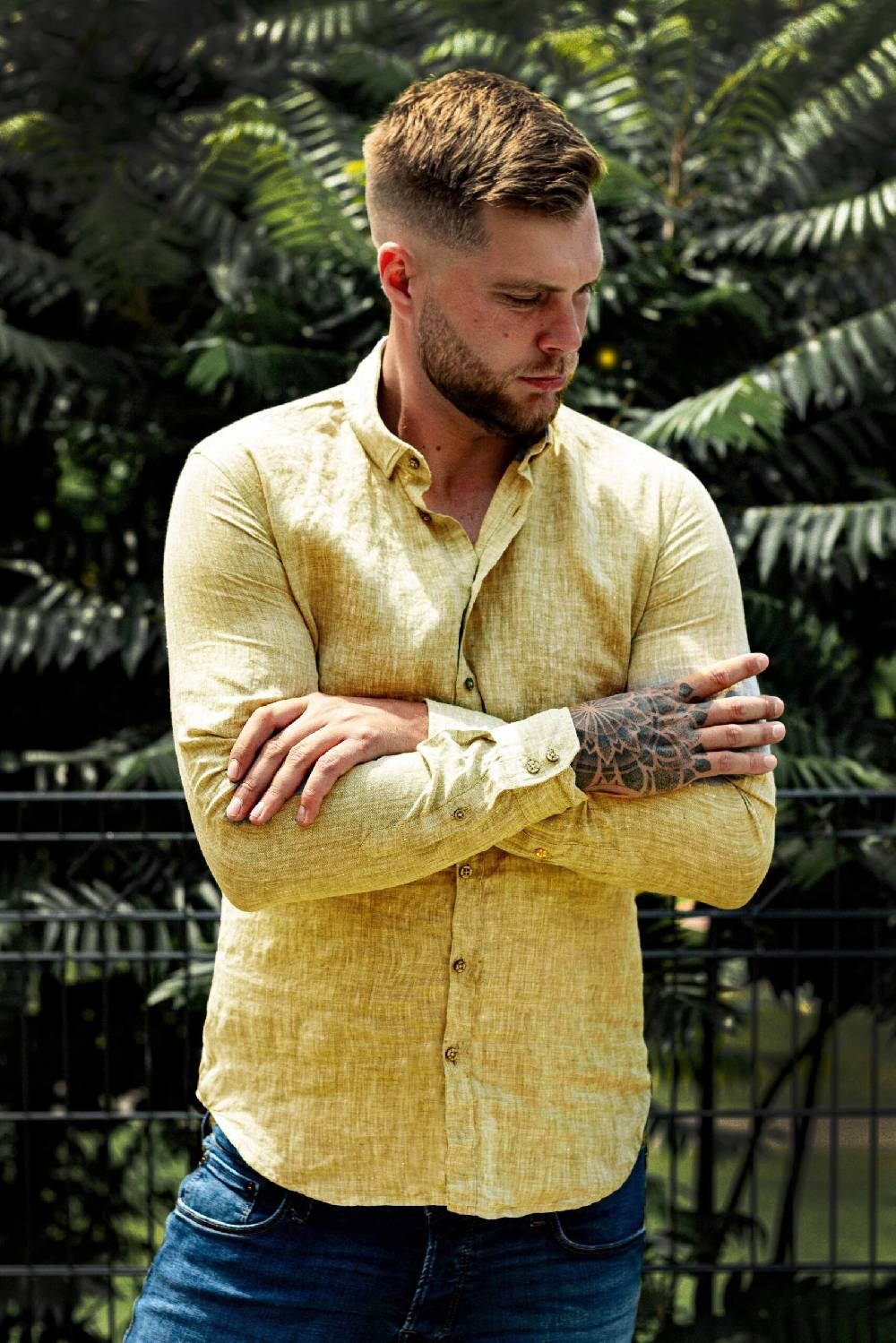 Q1 Manufaktur SANDRO Slim Relaxed verkürzte Hemdlänge