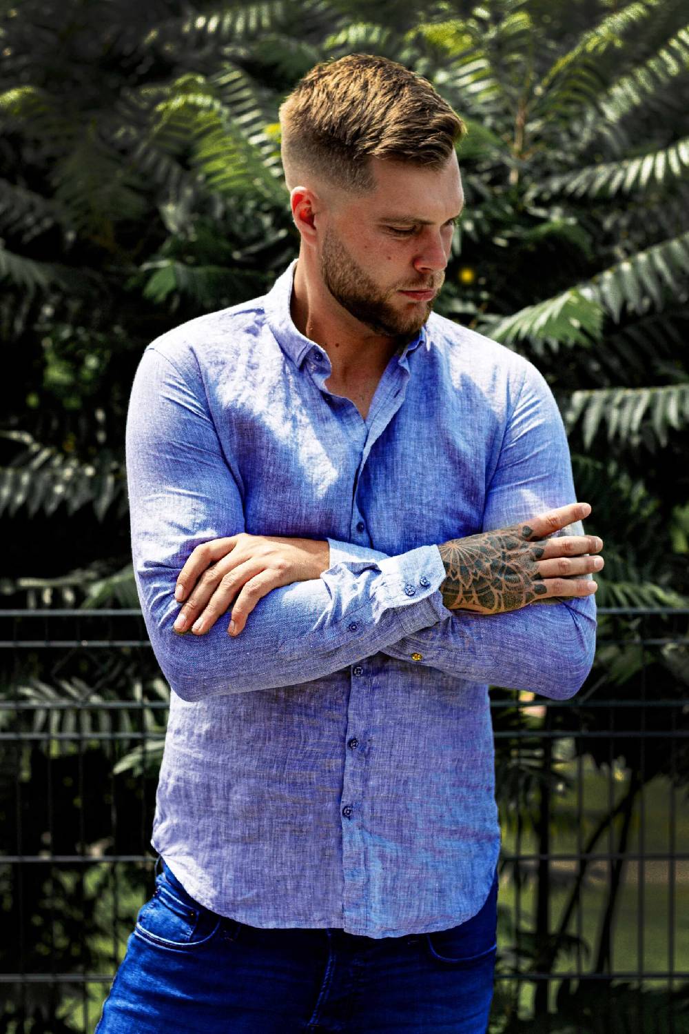 Q1 Manufaktur SANDRO Slim Relaxed verkürzte Hemdlänge