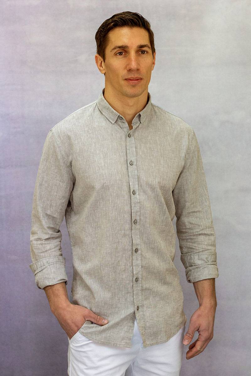 Q1 Manufaktur SANDRO Slim Relaxed verkürzte Hemdlänge