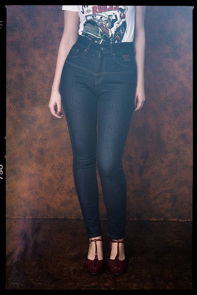Queen Kerosin High Waist Jeanshose Im 5 Pocket Design «Betty»