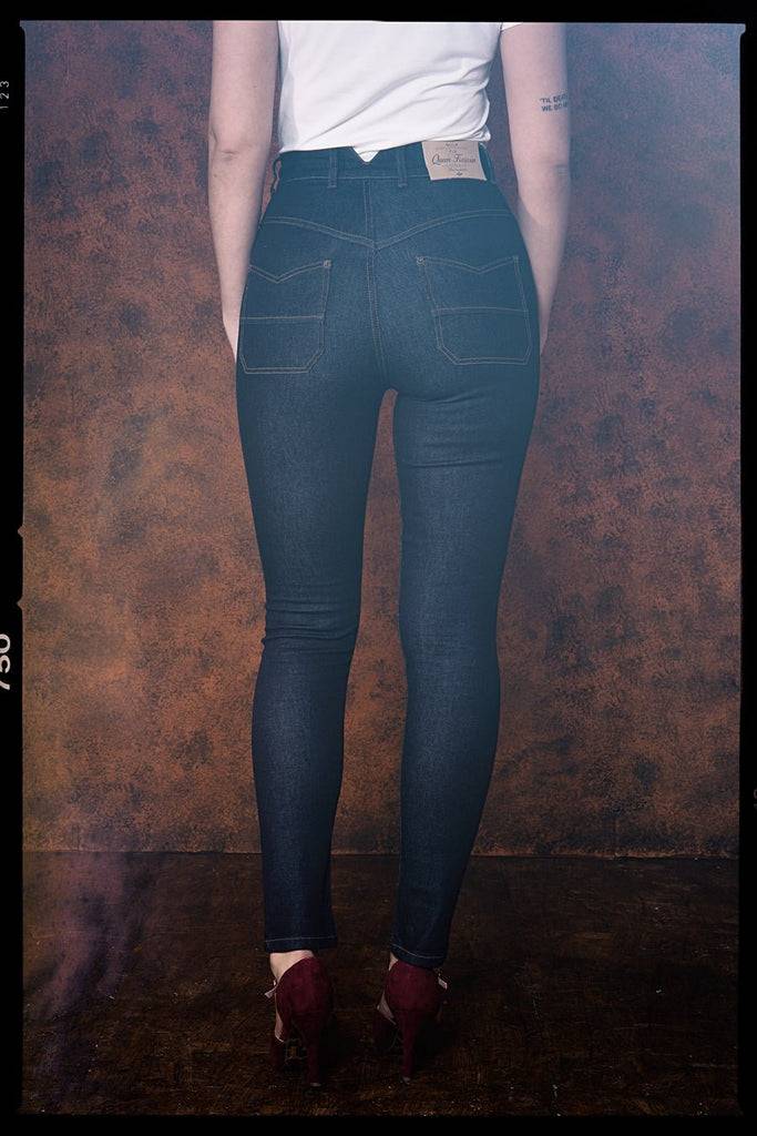 Queen Kerosin High Waist Jeanshose Im 5 Pocket Design «Betty»