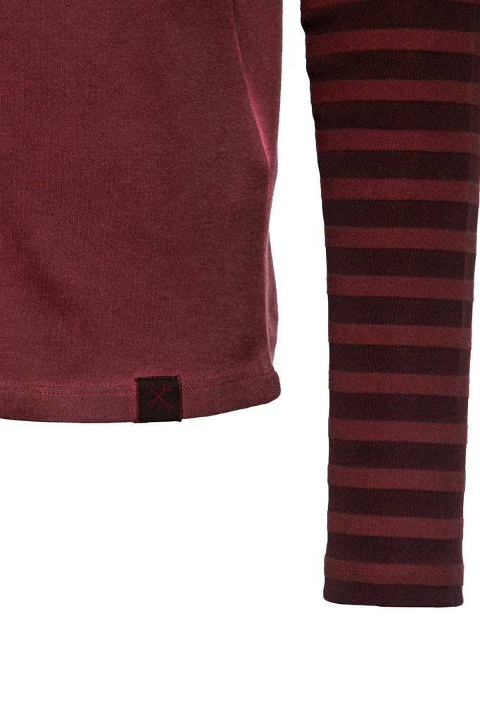 Queen Kerosin Longsleeve Mit Gestreiften Ärmeln Und Stickerei Im Rücken «Tough As Nails»