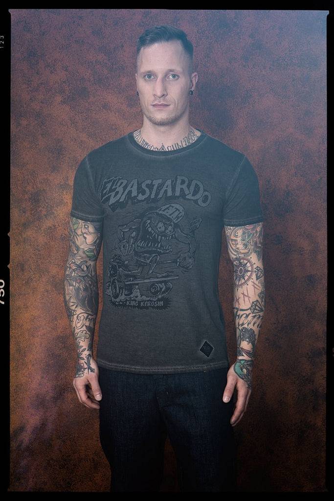 Queen Kerosin Oil Washed Print T-Shirt Im Used Look «El Bastardo»