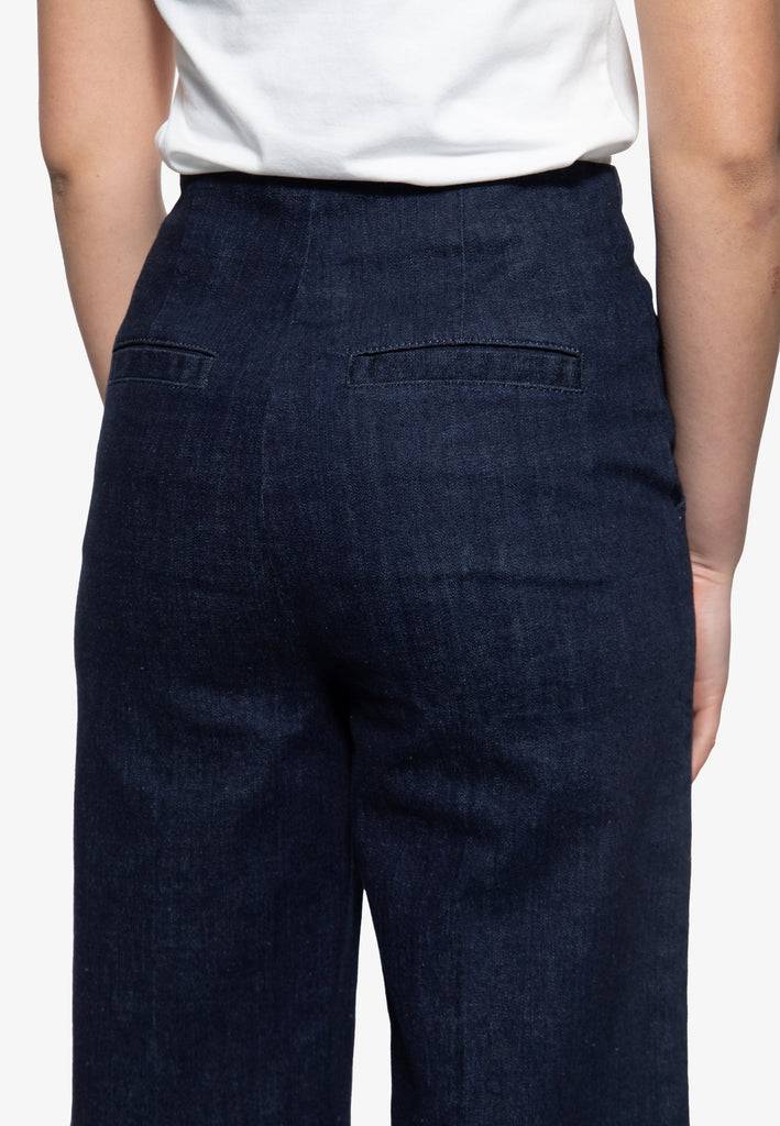 Queen Kerosin Capri Jeans