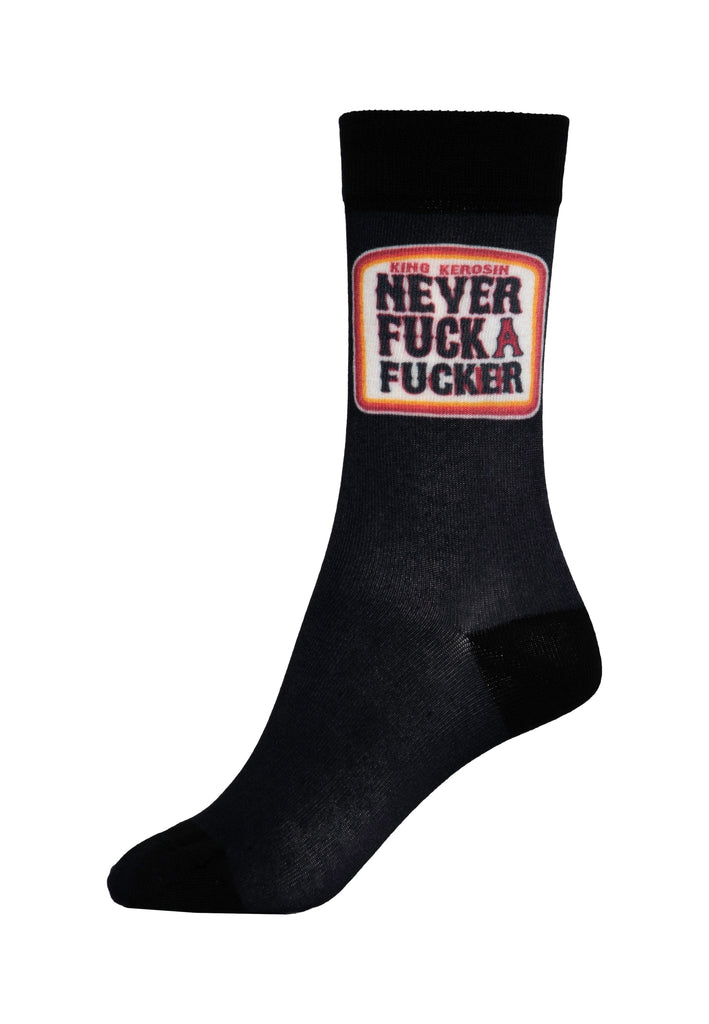 Queen Kerosin Socken «Never Fuck A Fucker»