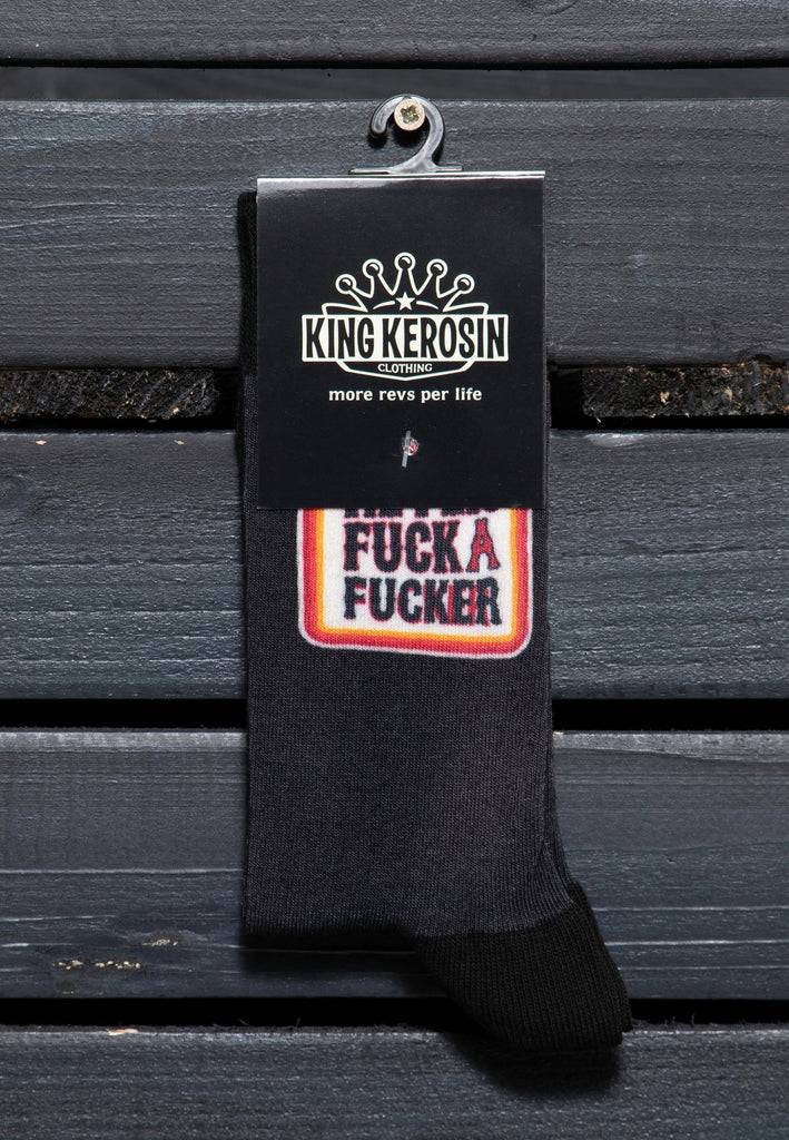 Queen Kerosin Socken «Never Fuck A Fucker»