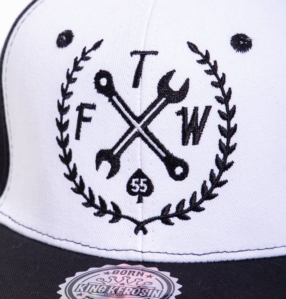 Queen Kerosin Snapback Cap Mit Print Auf Der Schirmunterseite Gummizug «FTW»