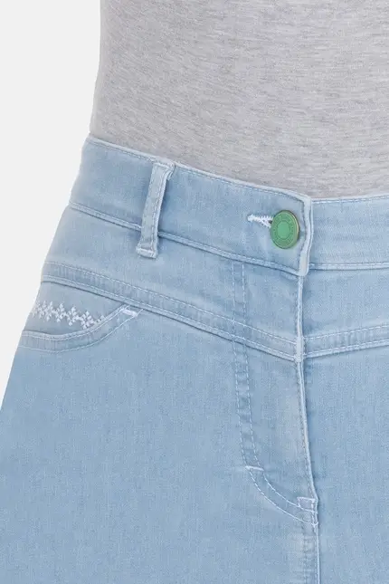 Recover Pants Carla, Relaxed-Fit-Bermuda Mit Bordürenstickerei In BLEACHED Artikelnummer REC-13392-4238-106